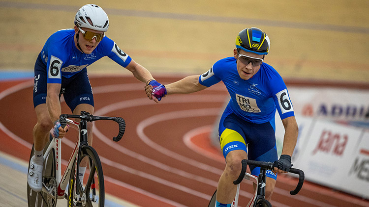Prostějovští cyklisté závodili na dráze ve Slovinsku