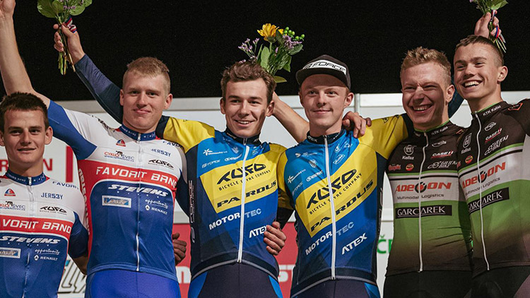 Příval cyklistických medailí stále pokračuje