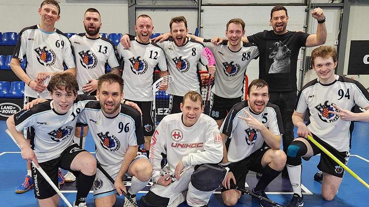 Závěr sezóny u Playmakerů:  Áčko se loučilo výhrou, mladší žáci slavili