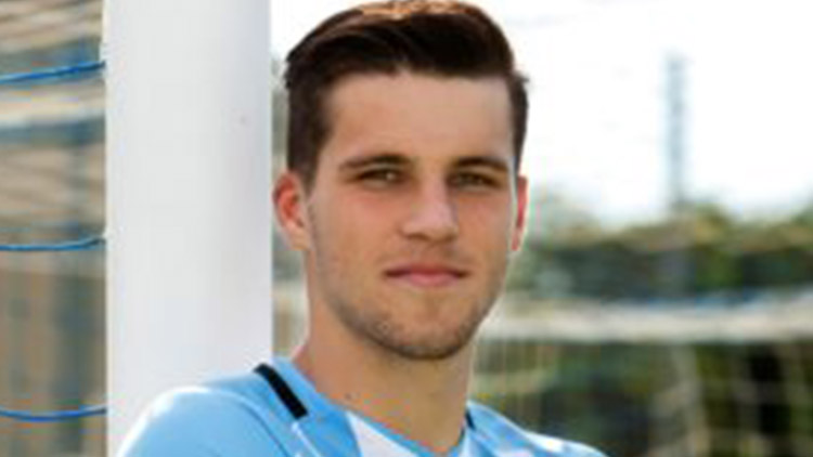 „Snad ´Koudy´ dá něco do kasy,“ popichuje  obrozeného střelce DAVID JURÁSEK