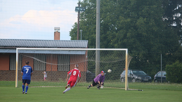 Deset bojovníků Držovic slaví