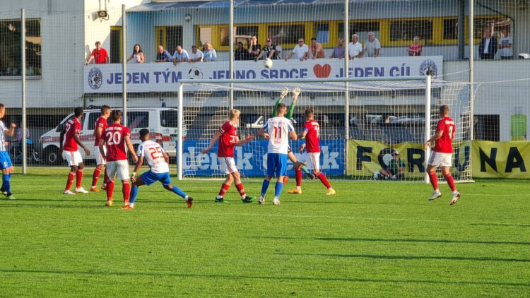 Otočka. A Straka odjel s prázdnou