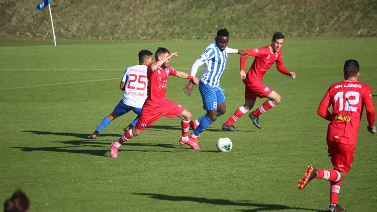 Eskáčko hrálo hodinu v deseti,  v poslední minutě zachránilo remízu