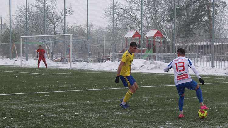 Nevlídné počasí i výsledek  Eskáčko schytalo od rezervy Zlína šest branek