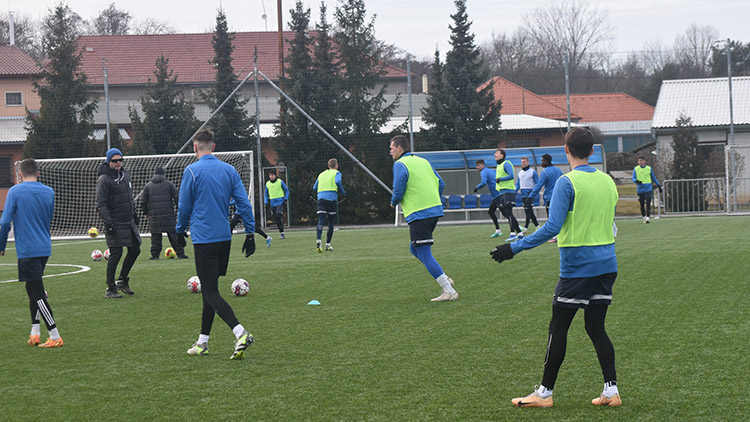 První tréninky pod novým lodivodem