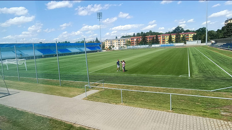 Na stadionu se už vše ladí na první zápas