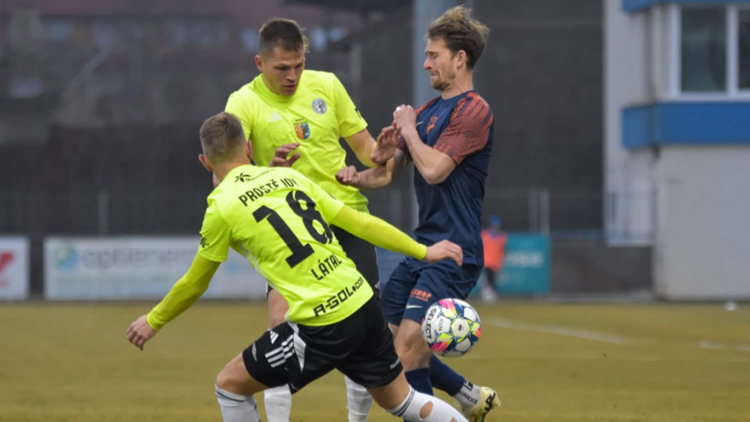 Vlašim využila zranění v prostějovské defenzivě