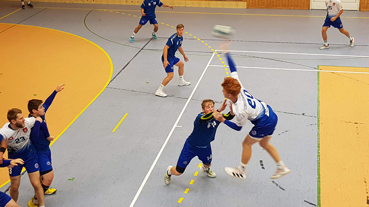 Bída Kostelce, doma schytal debakl