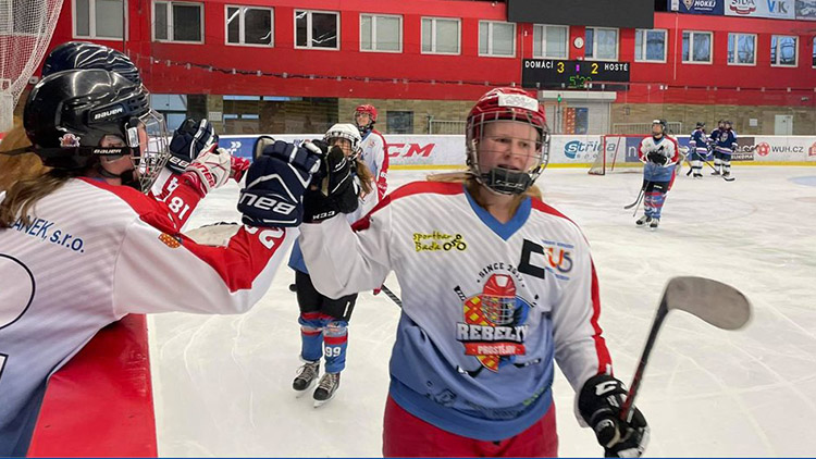 Hokejové REBELKY zatím válí!