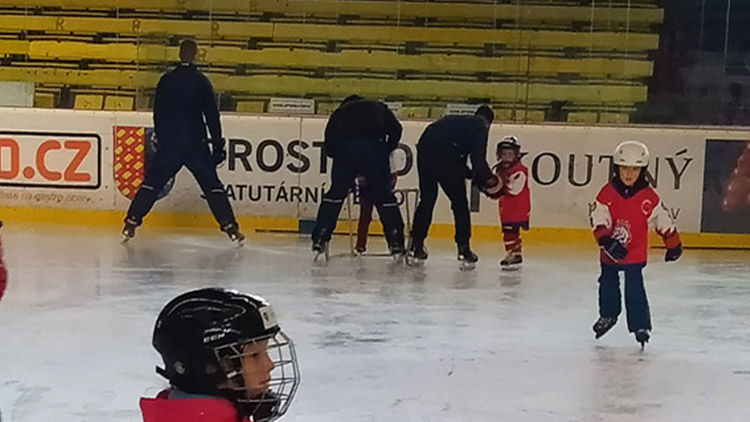 „Je hlavně potřeba, aby se dostaly do hry všechny děti,“  říká Jan Krištofík,  asistent trenéra  výběru 3. třídy