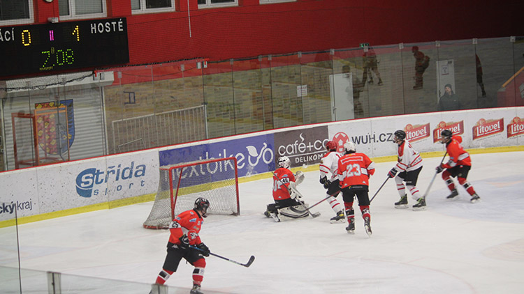 Junioři předvedli dobrý výkon, ale selhali v koncovce