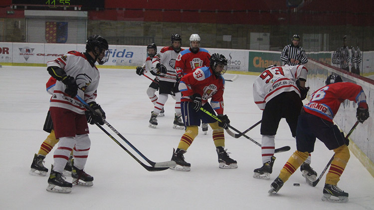 Dorost eskáčka na domácím ledě dominoval