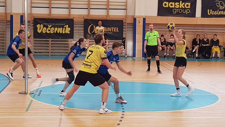 KORFBALISTÉ I DO TŘETICE PADLI SE ZNOJMEM