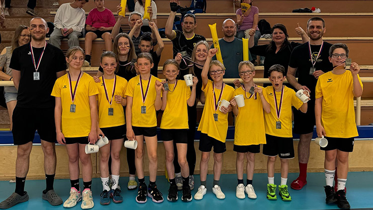 V korfbalové Lize minižáků byl Prostějov stříbrný  a Kostelec bronzový! Vosí přípravka skončila čtvrtá