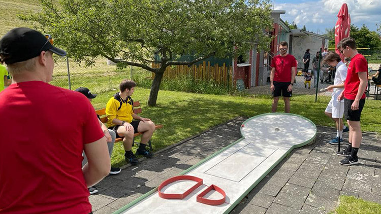 Korfbal žije! Dvě repre soustředění v Kostelci,  reSTART v Mostkovicích a blížící se  beach MČR i sraz Big Ill Pig