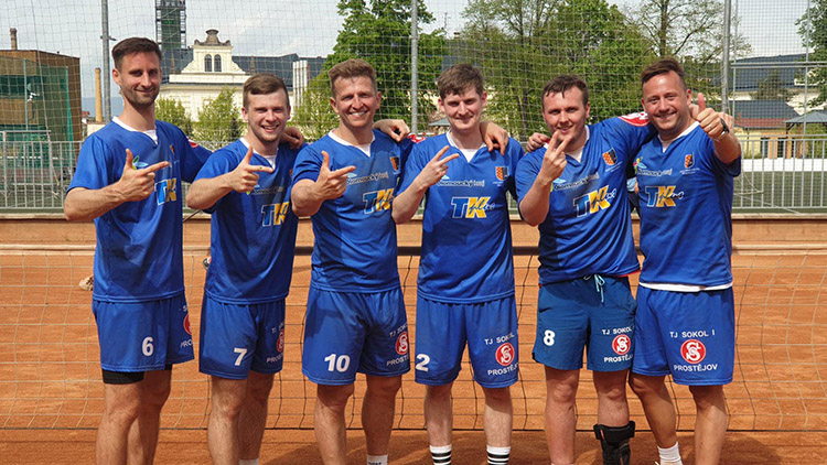 Po dvou zápasech venku byli nohejbalisté třetí!