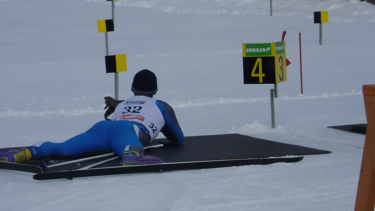 Stále trénují, jak to jen jde,biatlonistům ale chybí sníh.