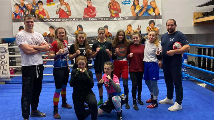 Dvojici mladých boxerek teď čeká juniorské  mistrovství světa v polském městě Kielce