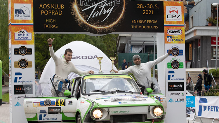 Generálka nepovedená, pak úspěch!  Posádka z Prostějovska ovládla závod pod Tatrami