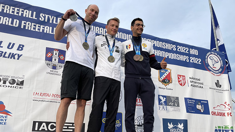 Parašutisté Dukly si vyskákali dvě zlata