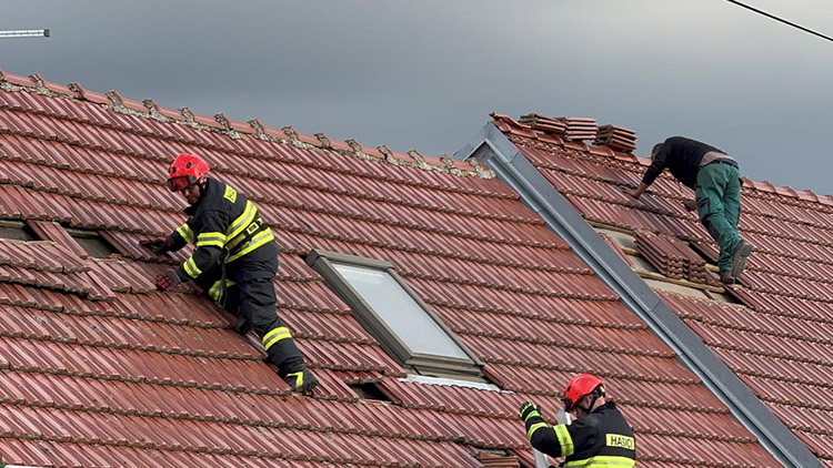 V Otinovsi po výbuchu už vybrali 350 tisíc korun