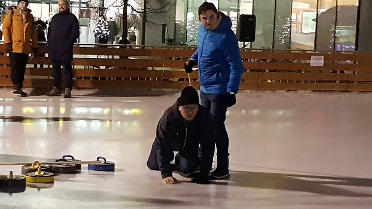 Sláva, Hanácké curling se napodruhé přece jen hrál!