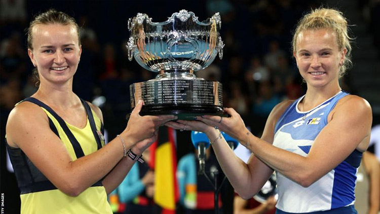 „Úžasné dva týdny,“  jásala Siniaková