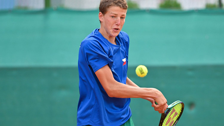 Jan Kumstát získal první turnajové double