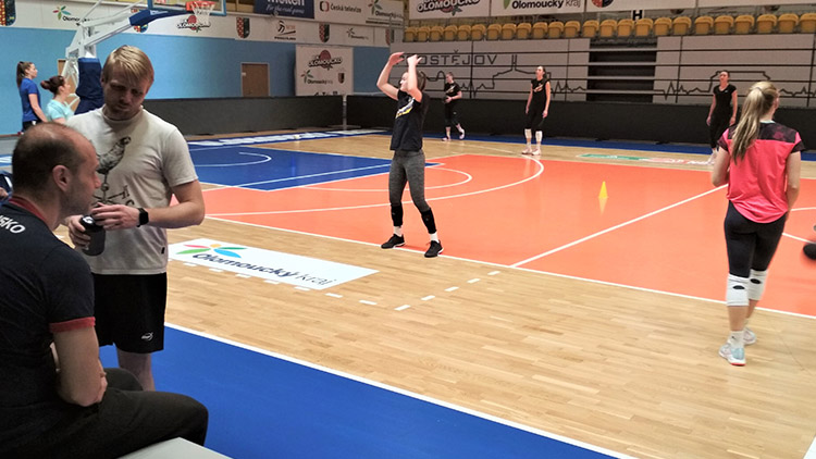 Z prvního týdne tréninku  vypadly Fričová a Baláková