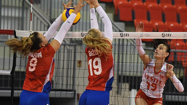 Žákyně ČR vedené Alešem Novákem a s Julií Bažó  v sestavě na evropském šampionátu U16 neuspěly