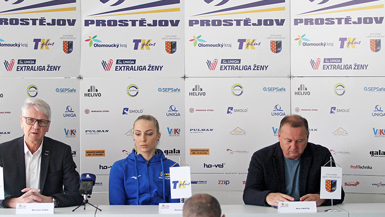 „Náš současný tým určitě má potenciál hrát kvalitní  volejbal,“ shodli se Petr Chytil s kapitánkou Bajusz