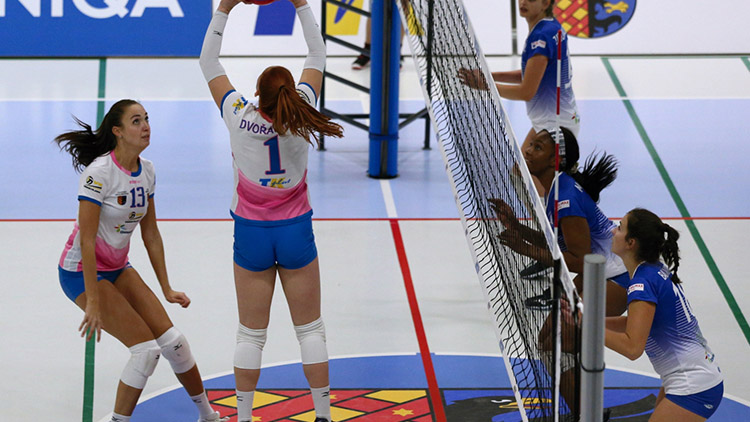 Volejbalistky hrály 0:3 a 3:0, zůstaly třetí