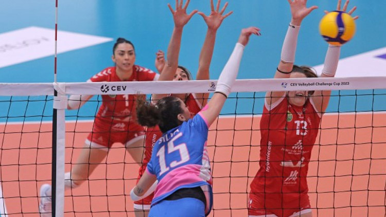 Naprostý postupový obrat v Challenge Cupu zařídil jak skvělý výkon celého našeho týmu v čele s úžasnou Jéssicou Silva, tak výborná podpora fanoušků!