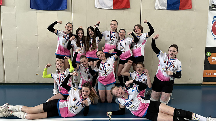 Mladší žákyně VK získaly bronz na turnaji v Bílovci