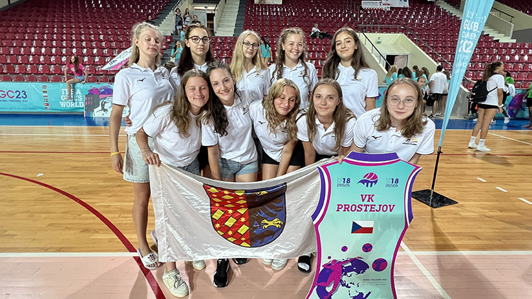 Z chorvatské Puly přivezly kadetky VK deváté místo