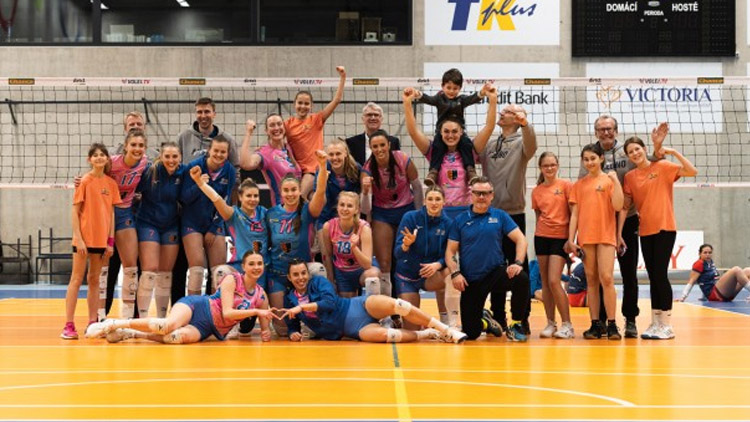 Pod (staro)novým koučem doručeno klidné vítězství 3:0 nad Sokolkami!