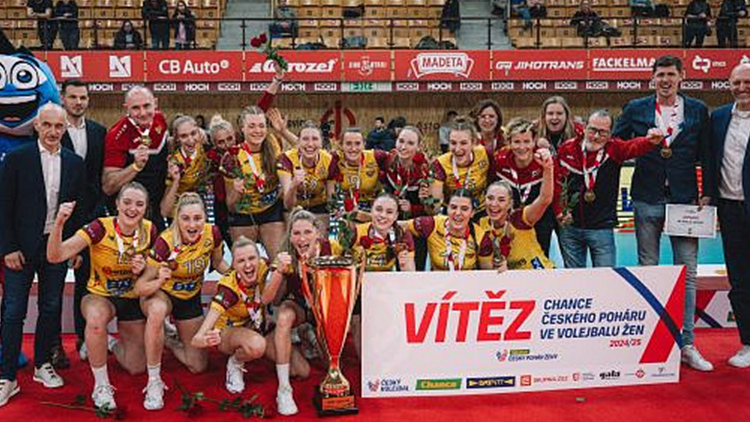 Pohárovou trofej obhájila Dukla Liberec, ve finále smetla Královo Pole