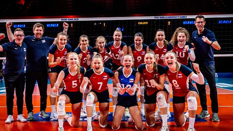 České vysokoškolačky s Markem Robou v realizačním týmu