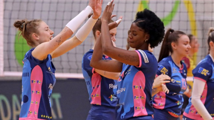 Volejbalistky přehrály Duklu