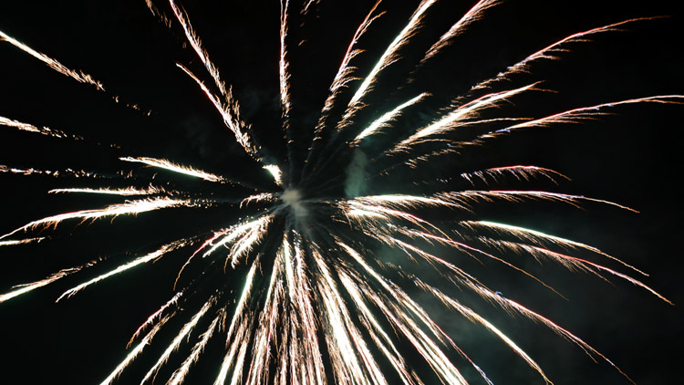 Chcete ohňostroj,  nebo videomapping?