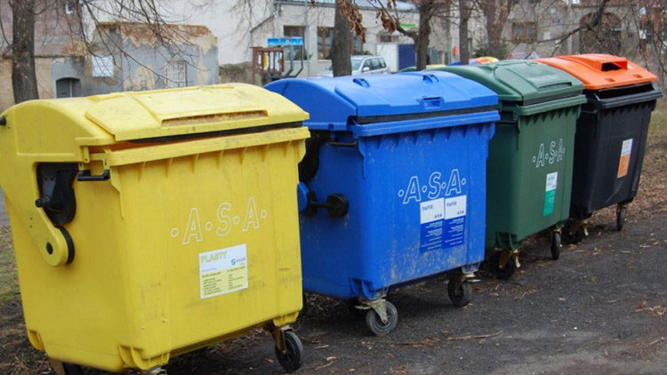 Kontejnery na sklo nezmizely