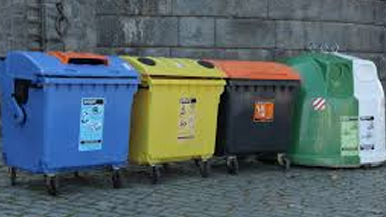 Chtěl „bufetit“,  poškodil kontejner