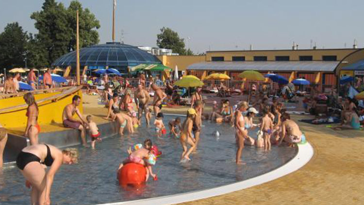 Příprava aquaparku i koupaliště ve Vrahovicích