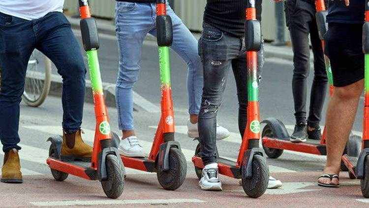 Koloběžkáři se s tím nepářou