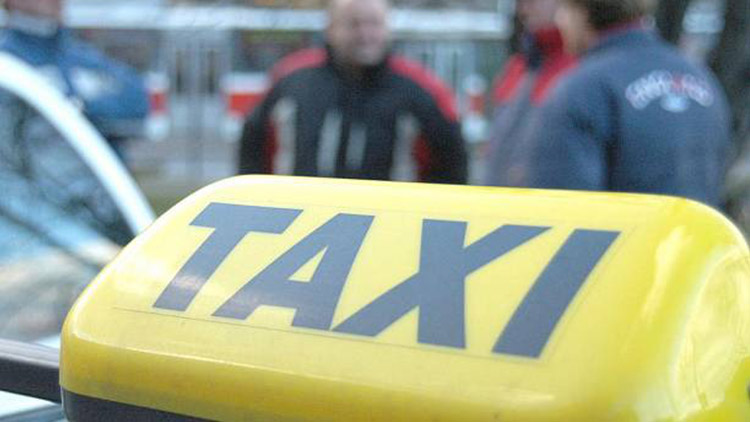 Taxikáři zůstal dlužen