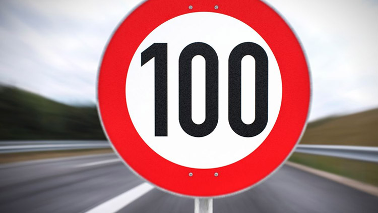 Přes Bedihošť stovkou.Díky závorám