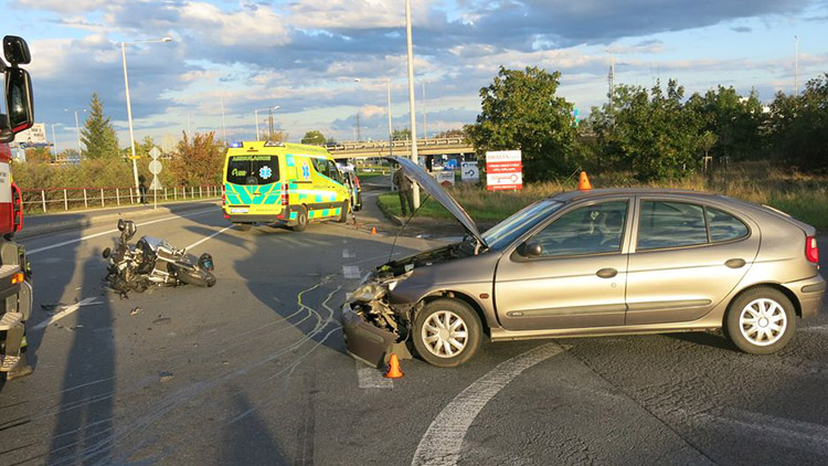 Muž a jeho spolujezdkyně skončili v nemocnici