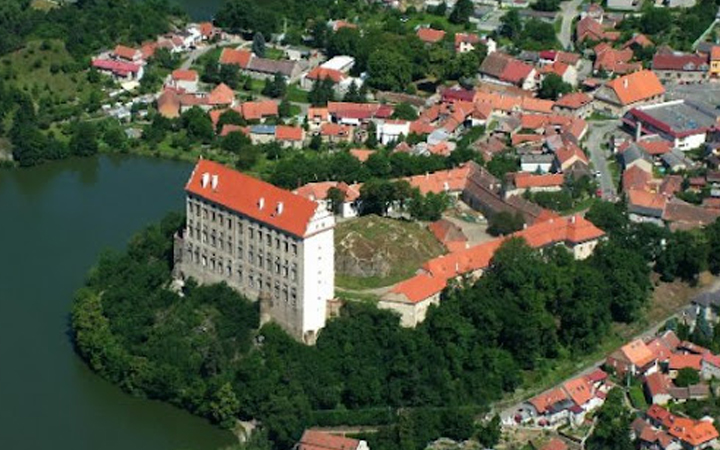 Chystají se na klíčový chodník