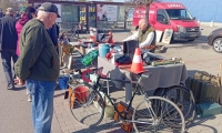 Motoristická burza nabídla i spoustu zboží jiného druhu