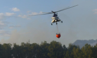 Vrtulníky nad přehradou Plumlov